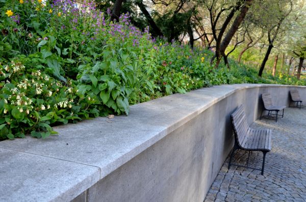 Cost of Concrete Retaining Wall Service in De Pere