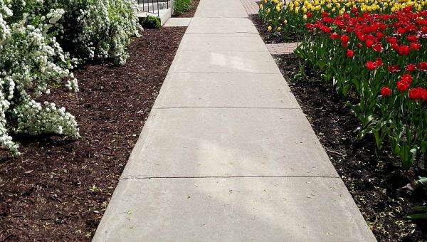 Cost of Cement Sidewalk Installation in De Pere
