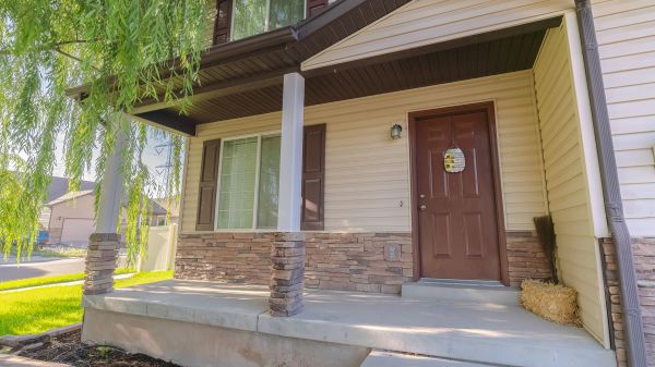 Cost of Porch Concrete Construction in De Pere